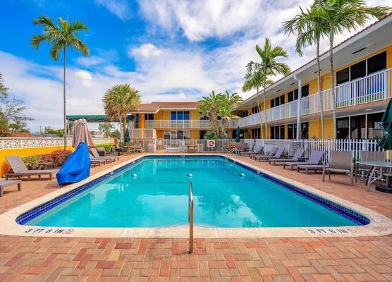 Quality Inn & Suites Airport-Cruise Port Hollywood 1