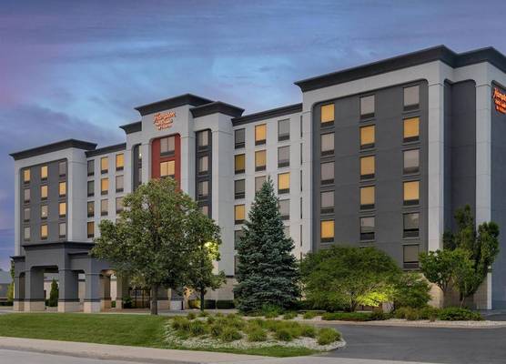 Hampton Inn & Suites by Hilton Windsor 1