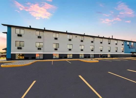 Baymont by Wyndham Findlay 1