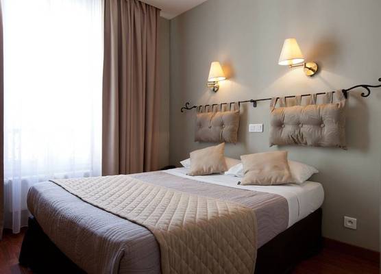 Hotel COSMOTEL MARAIS REPUBLIQUE PARIS 1