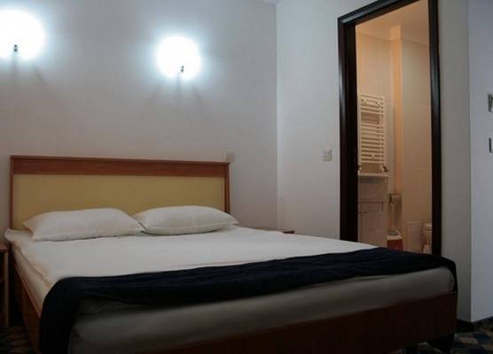 Plus Hotel 1