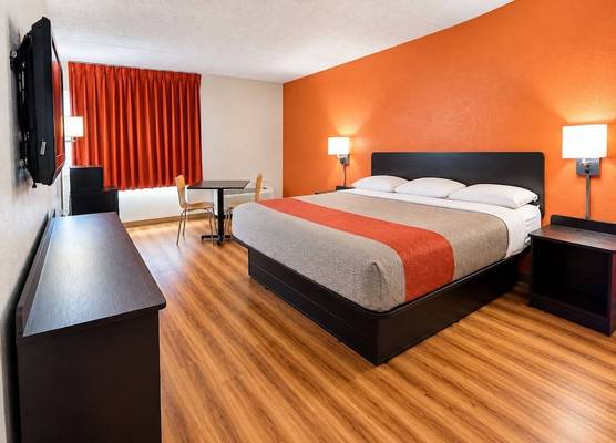 Motel 6-New Stanton, PA 1