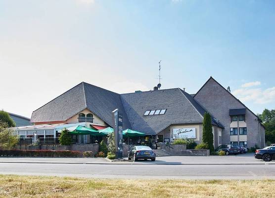 Threeland Hotel 1