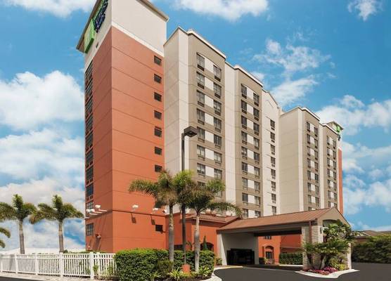Holiday Inn Express & Suites NEAREST UNIVERSAL ORLANDO by IHG 1