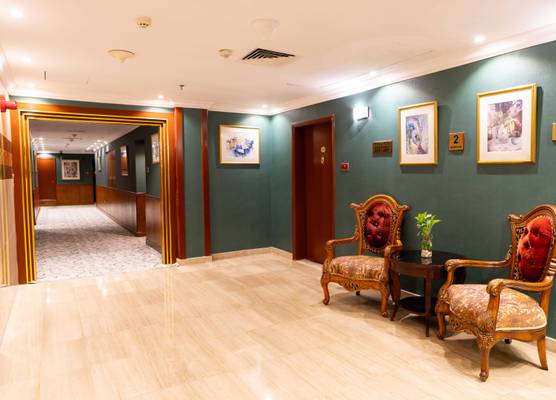 Luxe Grand Hotel 1