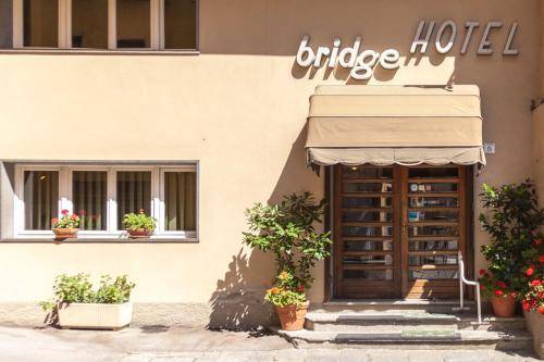 Bridge Hotel 1