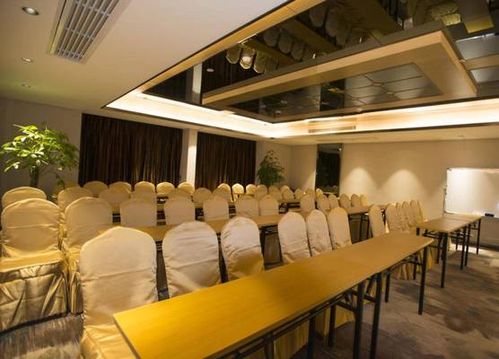 Days Hotel by Wyndham Guilin 1