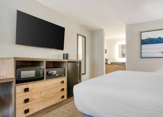 Best Western Flagship Inn 1