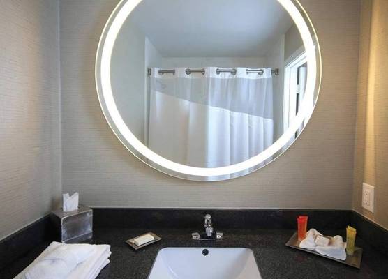 Surfbreak Virginia Beach Oceanfront, an Ascend Collection Hotel 1