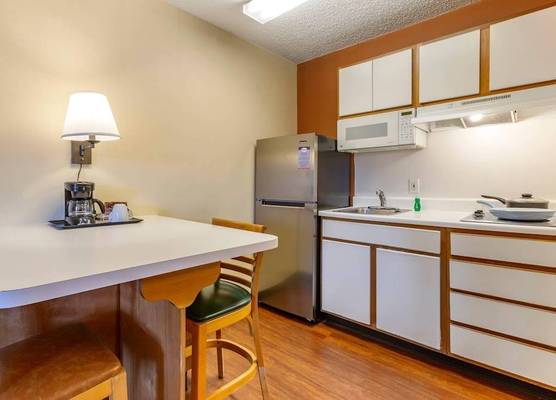 Suburban Studios Albuquerque Uptown 1