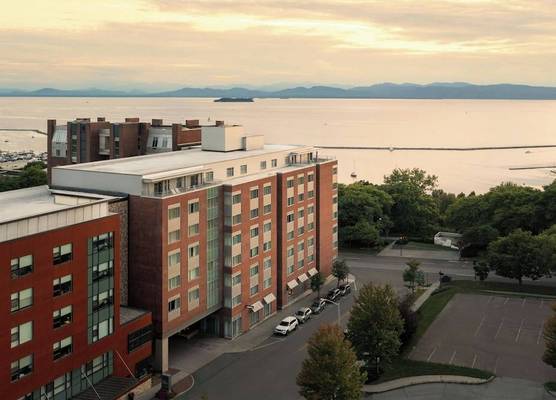 The Harborvale, Autograph Collection 1