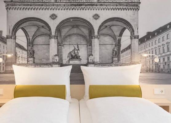 Super 8 by Wyndham Munich City North 1