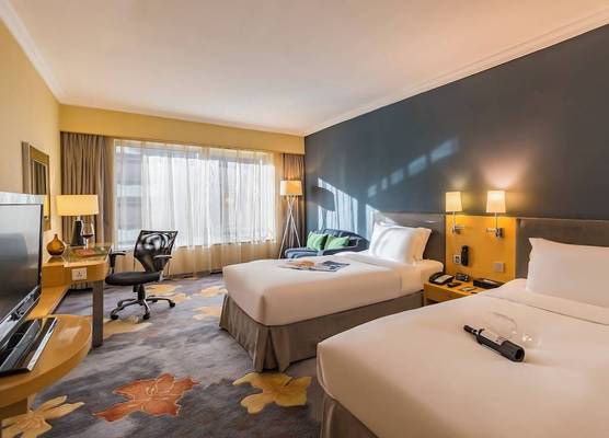 Beijing New World Centre Tongpai Hotel 1