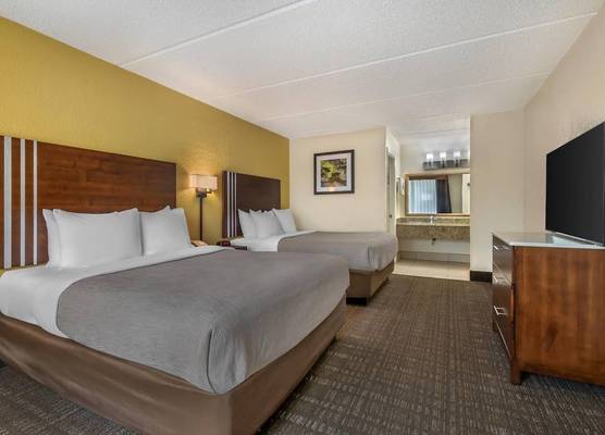 Quality Inn and Suites Palatka Riverfront 1