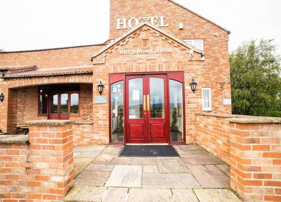 The White Horse Lodge Hotel 1