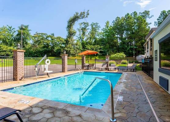 Comfort Inn Tupelo Central 1