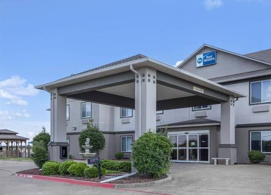 Best Western Limestone Inn and Suites 1