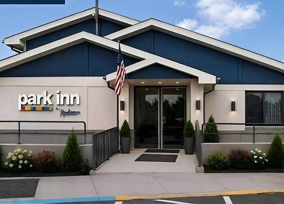 Park Inn by Radisson, Pittsburgh Airport 1