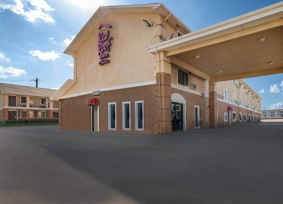 Red Roof Inn & Suites Denton 1