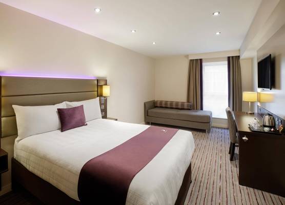 Premier Inn London Gatwick South 1