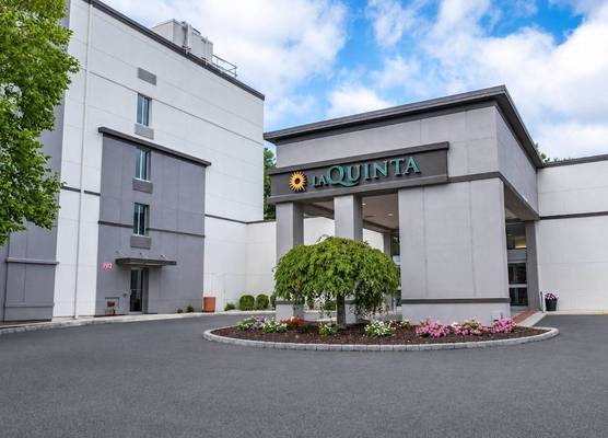 La Quinta by Wyndham Danbury 1