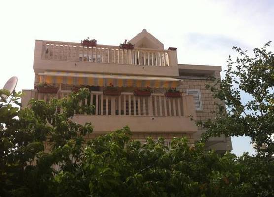 Apartments Pralija 1