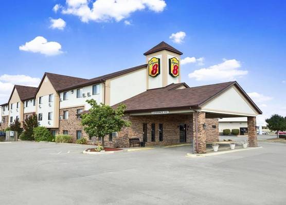 Super 8 by Wyndham Carbondale 1