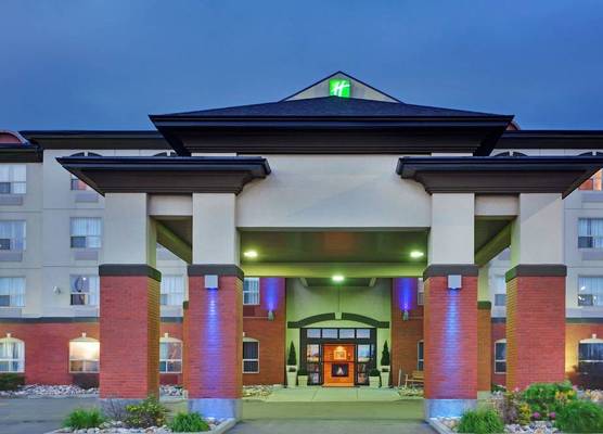 Holiday Inn Express & Suites SHERWOOD PARK-EDMONTON AREA by IHG 1