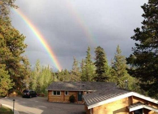 Jasper House Bungalows 1