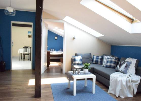 Blooms Inn & Apartments 1