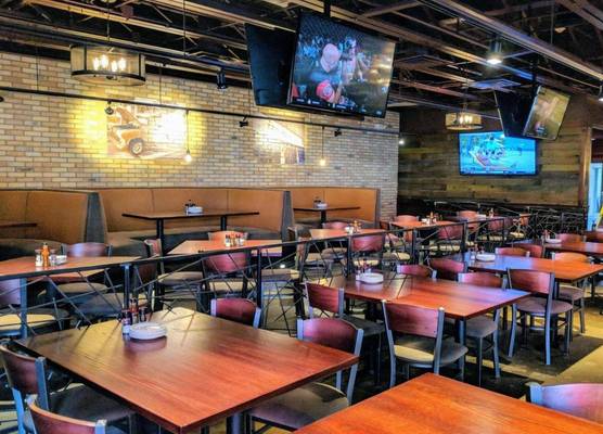 Ramada Plaza by Wyndham Chicago North Shore 1
