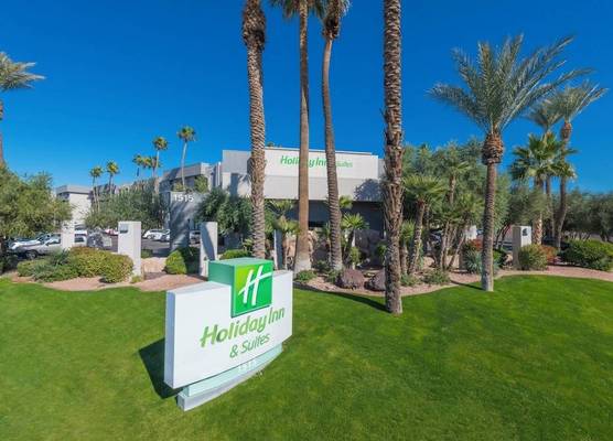 Holiday Inn & Suites PHOENIX AIRPORT NORTH by IHG 1