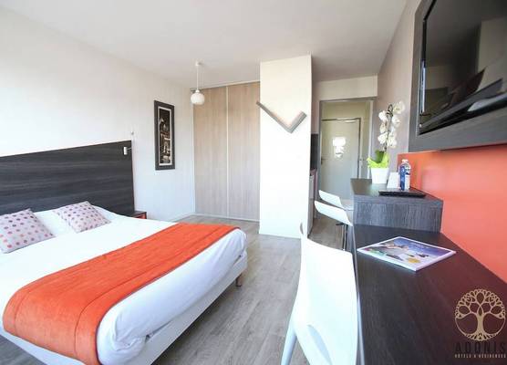 Adonis Paris Sud 1