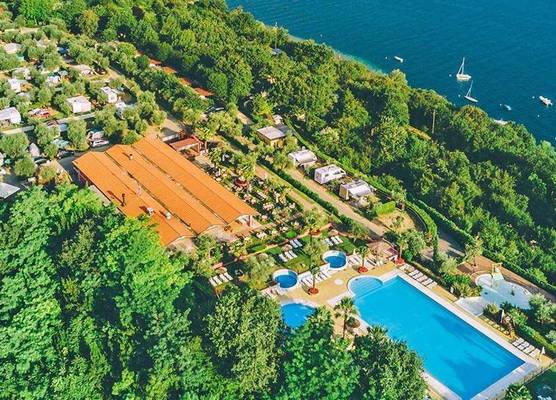 Weekend Glamping Resort 1