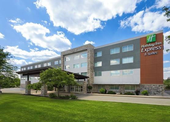 Holiday Inn Express & Suites JOHNSTOWN by IHG 1
