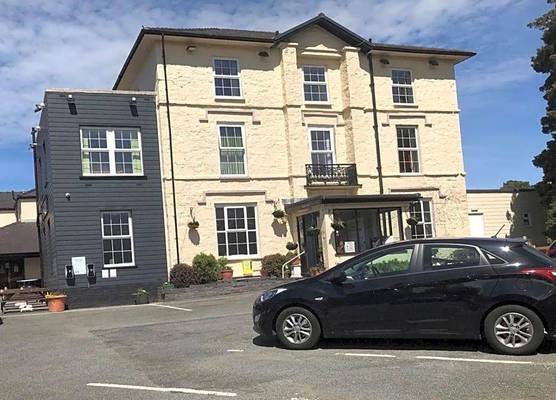 Padarn Hotel 1
