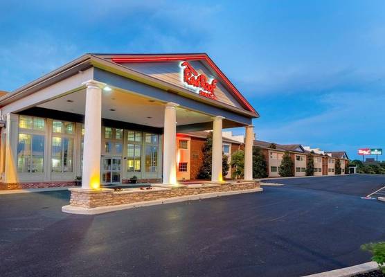 Red Roof Inn & Suites Wilmington – New Castle 1