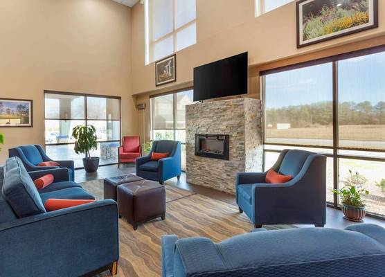 Comfort Suites Wilson - I - 95 1