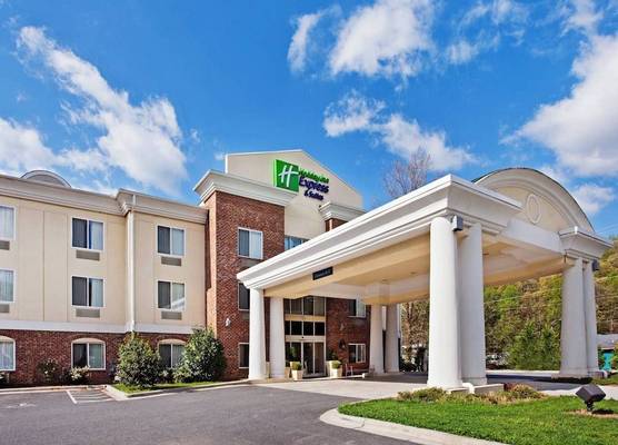 Holiday Inn Express & Suites CHEROKEE/CASINO by IHG 1