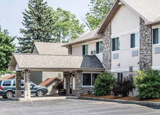 Quality Inn & Suites Sturgeon Bay 1