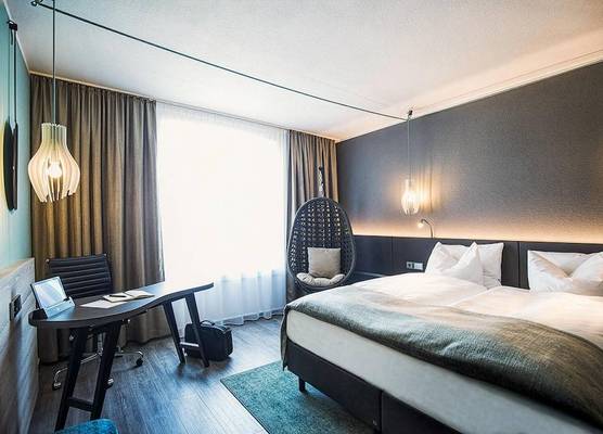 elaya frankfurt oberursel, Trademark Collection 1