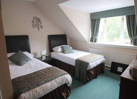 The Cnoc Hotel 1