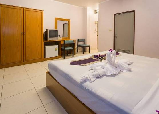 Guesthouse Belvedere - Room for 2 Near Patong Beach, Wifi and Ac 1