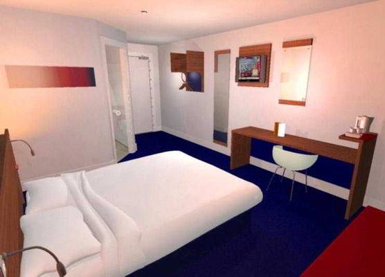 Travelodge Edinburgh Central Rose Street 1