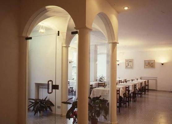 Hotel Mambo 1