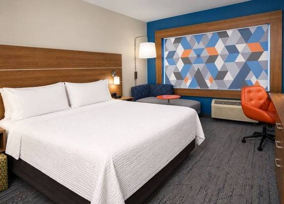 Holiday Inn Express & Suites ATLANTA N - WOODSTOCK by IHG 1