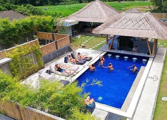 Castaway Hostel 1