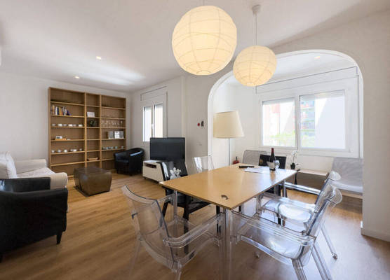 AinB Barcelona Sants Apartments 1