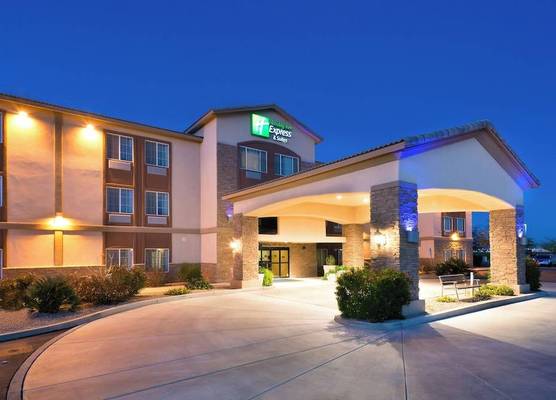Holiday Inn Express & Suites CASA GRANDE by IHG 1