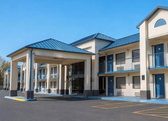 Eco Lodge Inn & Suites Bentonville near I 49 1